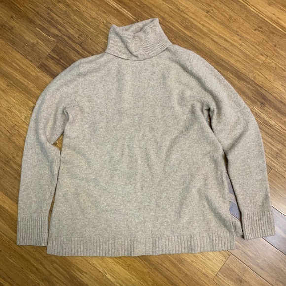 J.Crew Extra-Soft Turtleneck Sweater‎ Womens Size Small Tunic Side Slits Beige - Picture 1 of 6